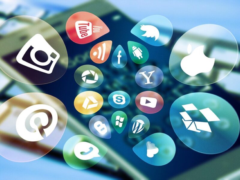 Comparatif des outils pour gérer les réseaux sociaux en 2025