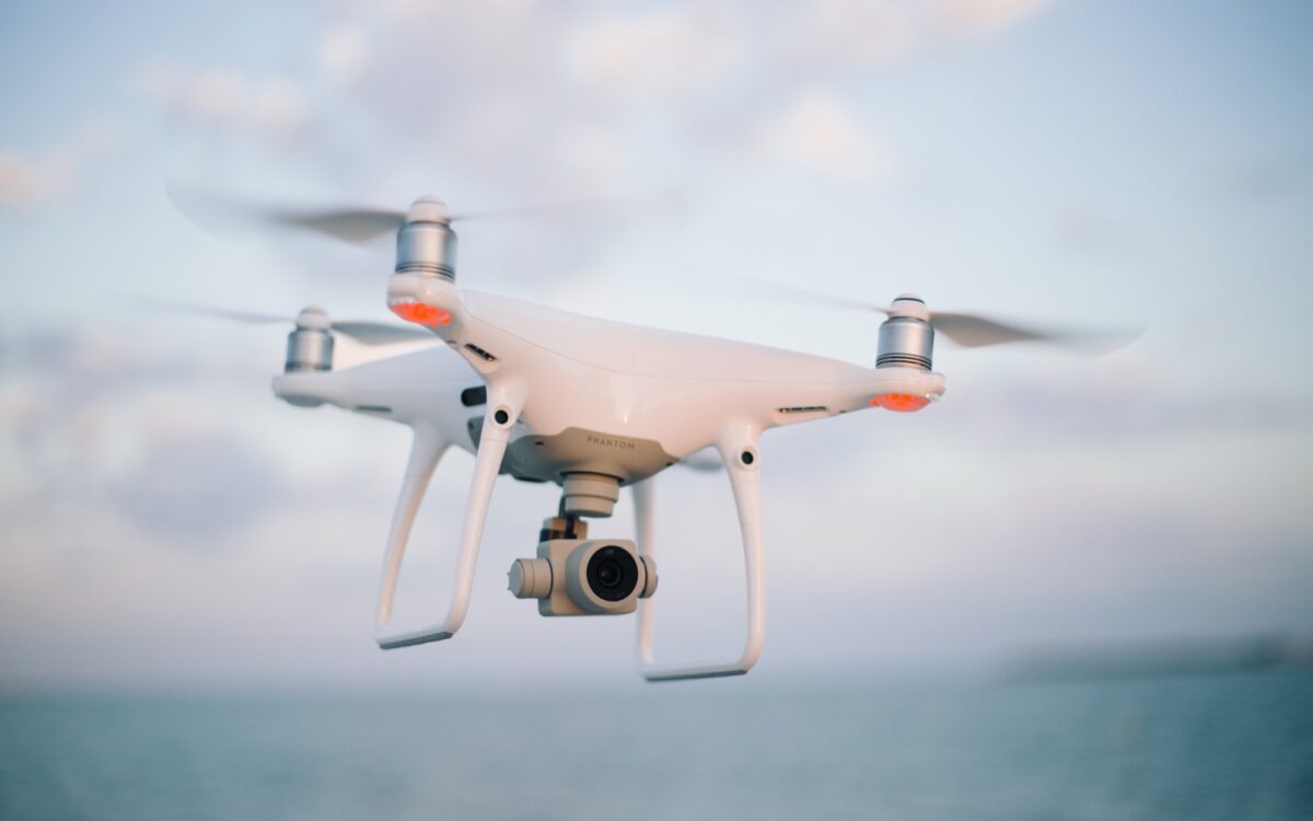 Drone immobilier : jusqu&rsquo;où va un modèle grand public avant qu&rsquo;il faille un prestataire