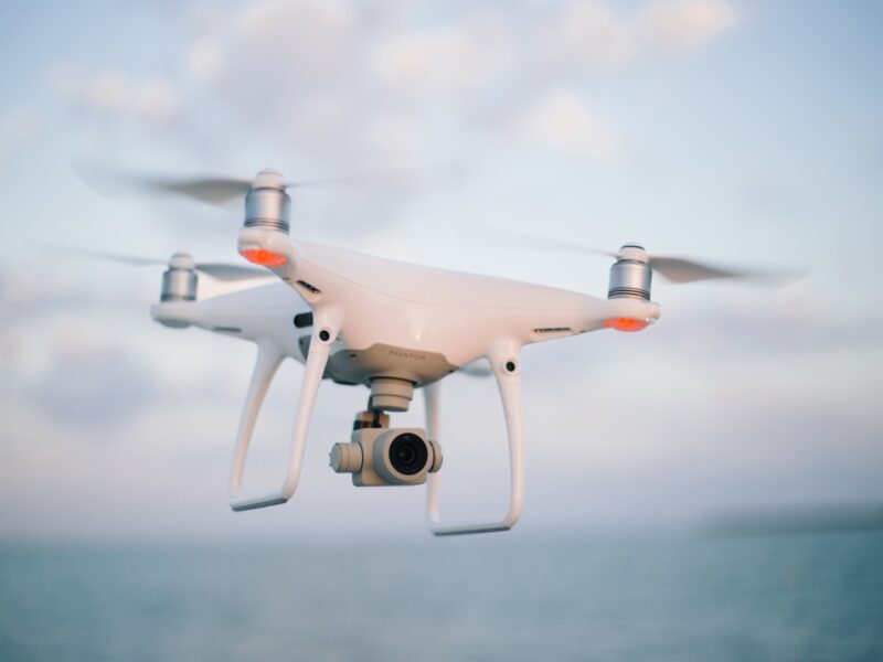 Drone immobilier : jusqu&rsquo;où va un modèle grand public avant qu&rsquo;il faille un prestataire