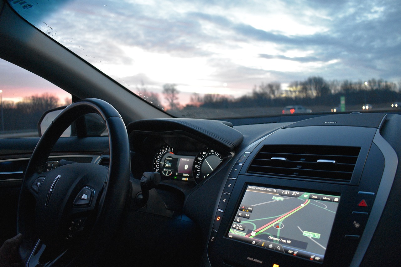 Google Maps signale mieux les feux et stops sur Android Auto