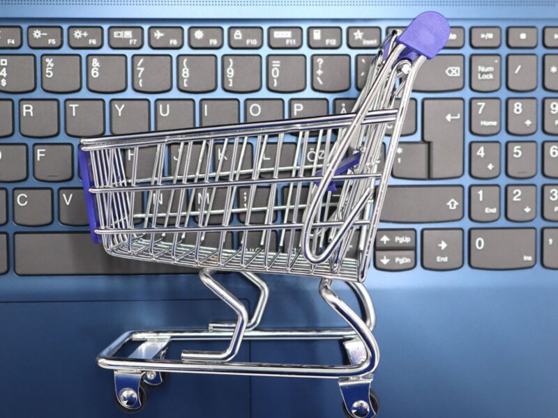Boutique en ligne lancée : les outils du quotidien pour la faire tourn
