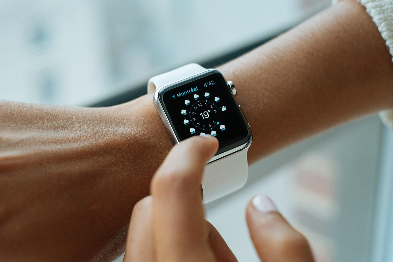 Comment choisir une smartwatch : Guide complet pour 2026